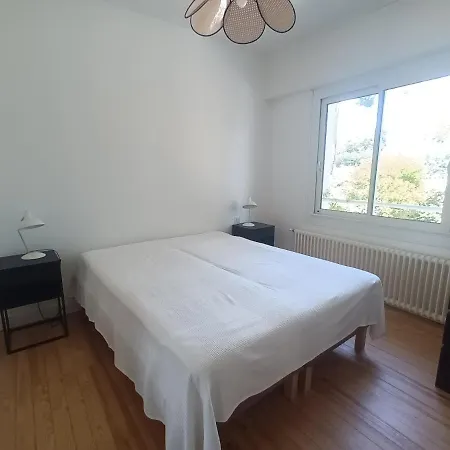 Jolie Maison De Avec 4 Et Grand Jardin * Arcachon