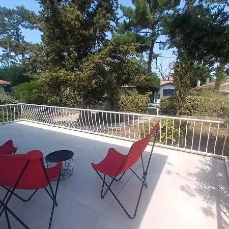 Jolie Maison De Avec 4 Et Grand Jardin