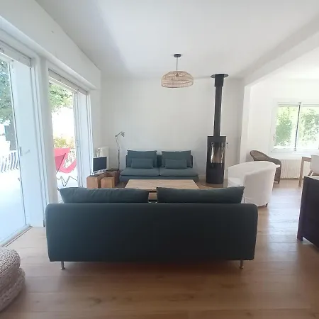 Jolie Maison De Avec 4 Et Grand Jardin Arcachon