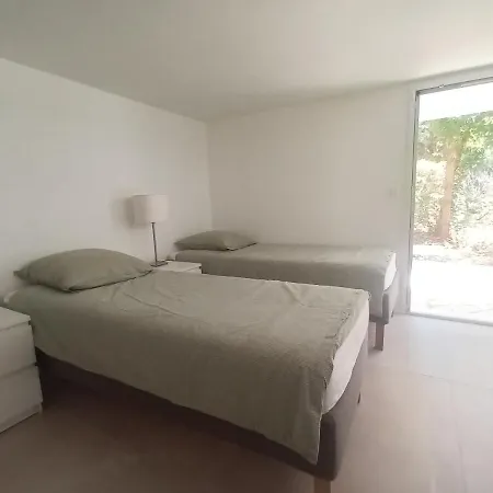 Jolie Maison De Avec 4 Et Grand Jardin Arcachon